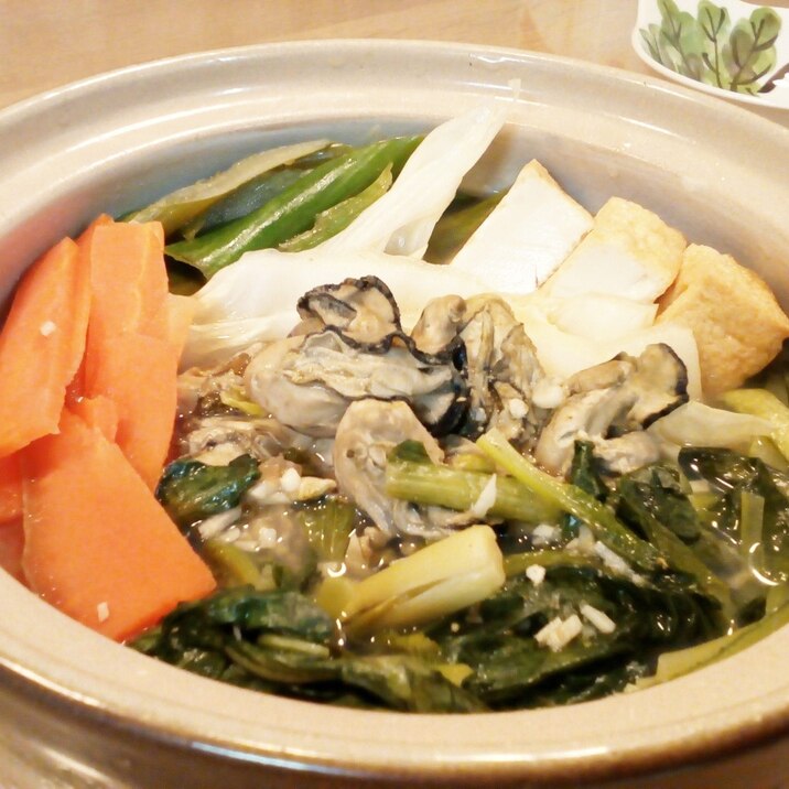 ♪牡蠣と小松菜の鍋♡魚醤&にんにく風味♪